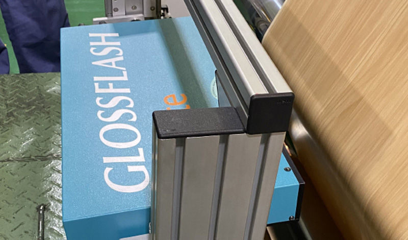GlossFlash 6060 - вграден глосметър за измерване на блясък в производствени линии