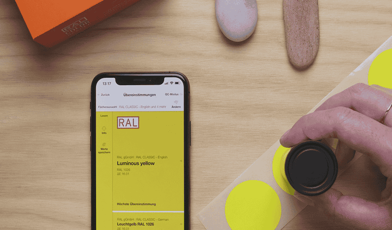 Color Reader - компактен ръчен уред за измерване и разпознаване на цвят